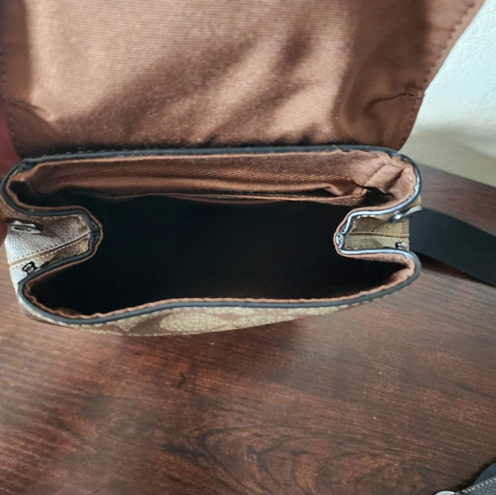 Coach Hudson - Small Sling BackPack In Signature Canvas Like New Without Tags - Picture 7 of 10